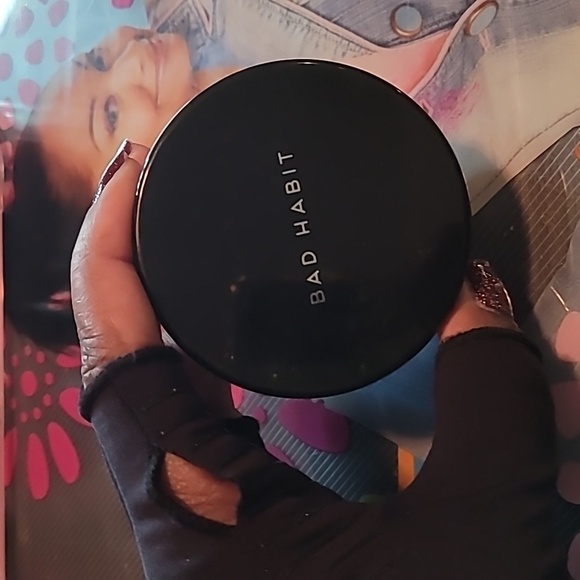 Bad Habit Beauty Loose Setting Powder - Picture 1 of 3
